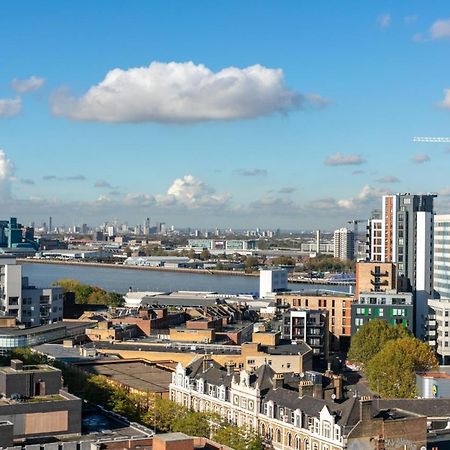 Skyvillion - 3Bed Penthouse Near London City Airport, O2 Arena, London Excel Centre With Parking Extérieur photo