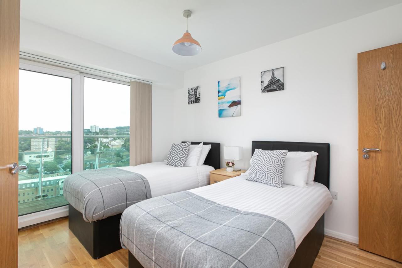 Skyvillion - 3Bed Penthouse Near London City Airport, O2 Arena, London Excel Centre With Parking Extérieur photo