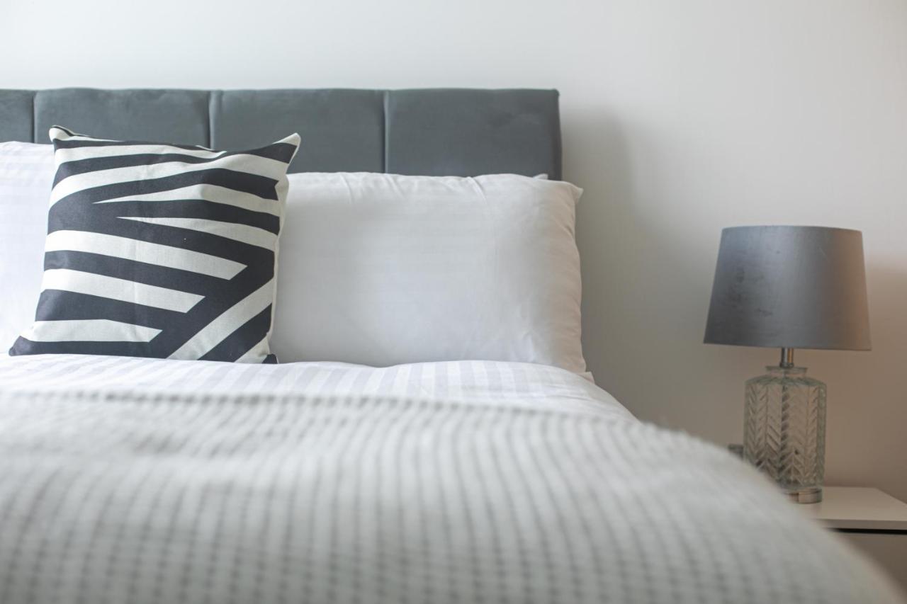 Skyvillion - 3Bed Penthouse Near London City Airport, O2 Arena, London Excel Centre With Parking Extérieur photo