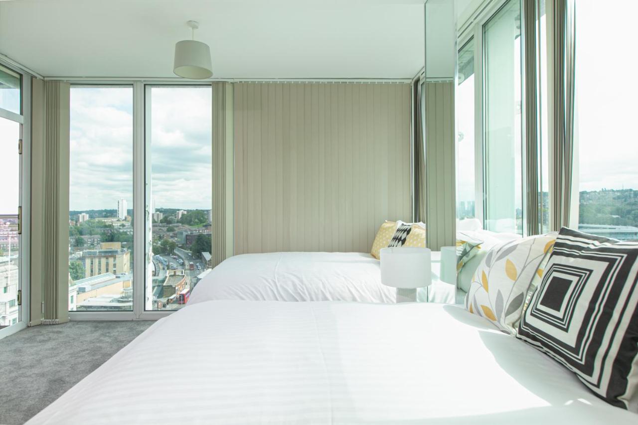 Skyvillion - 3Bed Penthouse Near London City Airport, O2 Arena, London Excel Centre With Parking Extérieur photo