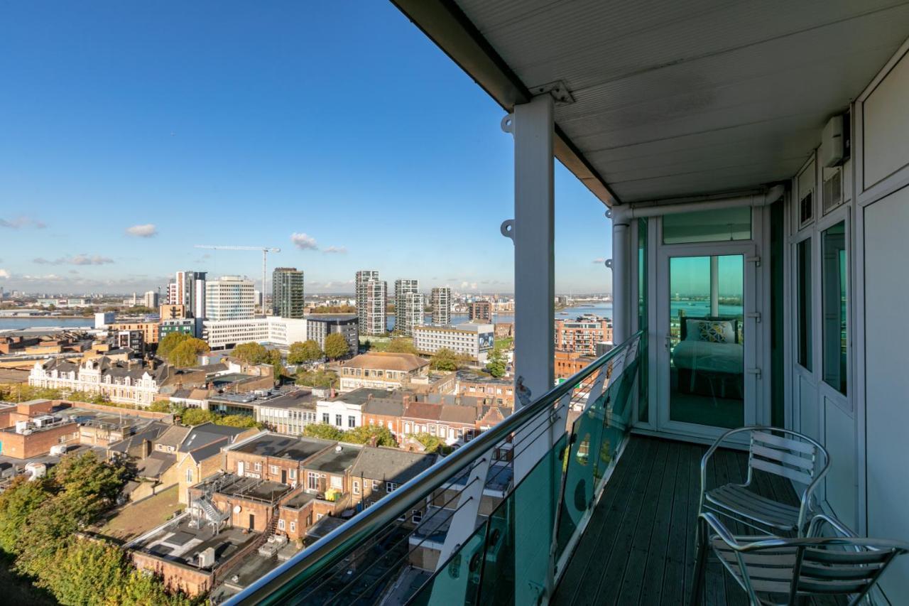 Skyvillion - 3Bed Penthouse Near London City Airport, O2 Arena, London Excel Centre With Parking Extérieur photo