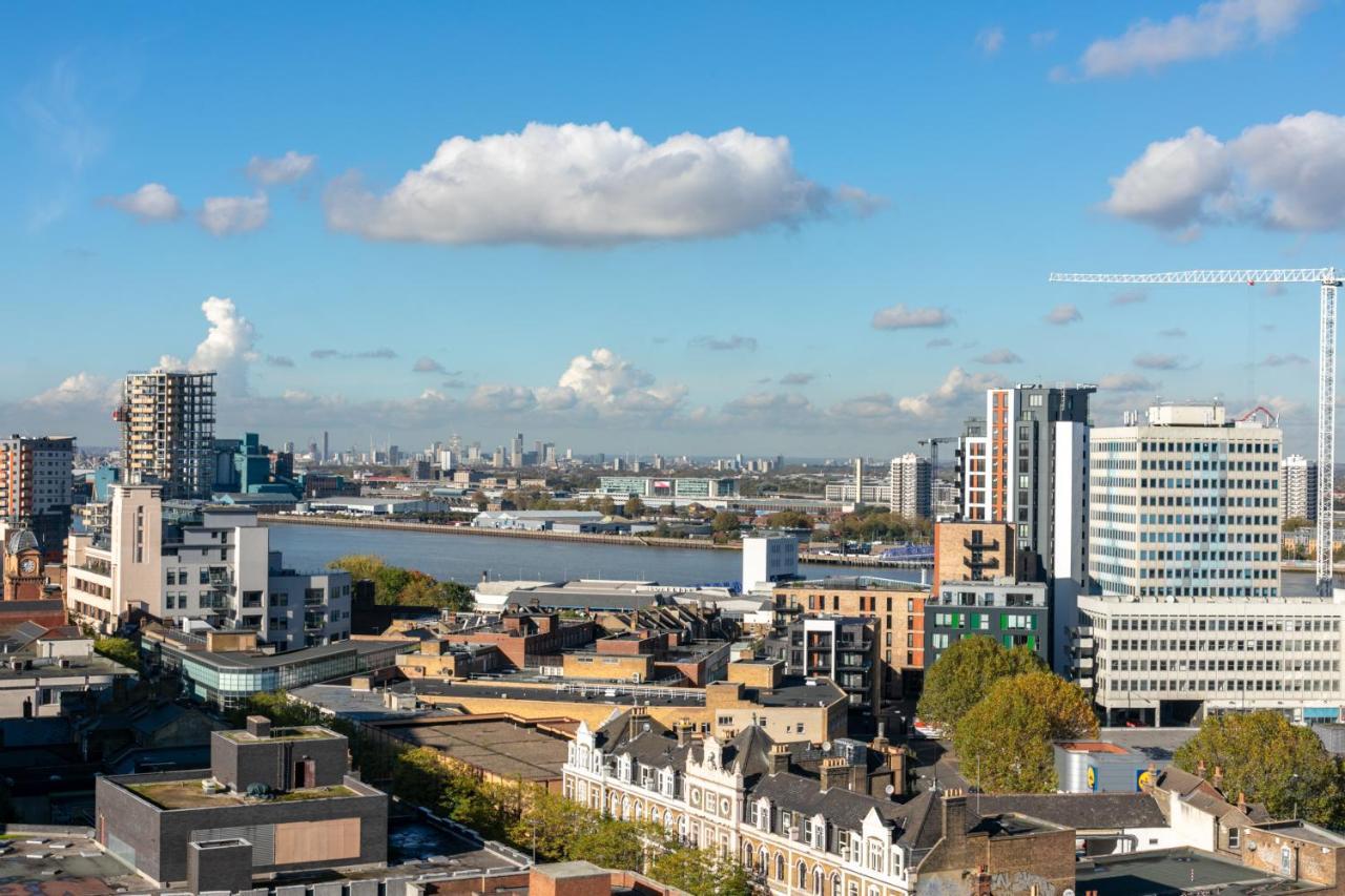 Skyvillion - 3Bed Penthouse Near London City Airport, O2 Arena, London Excel Centre With Parking Extérieur photo